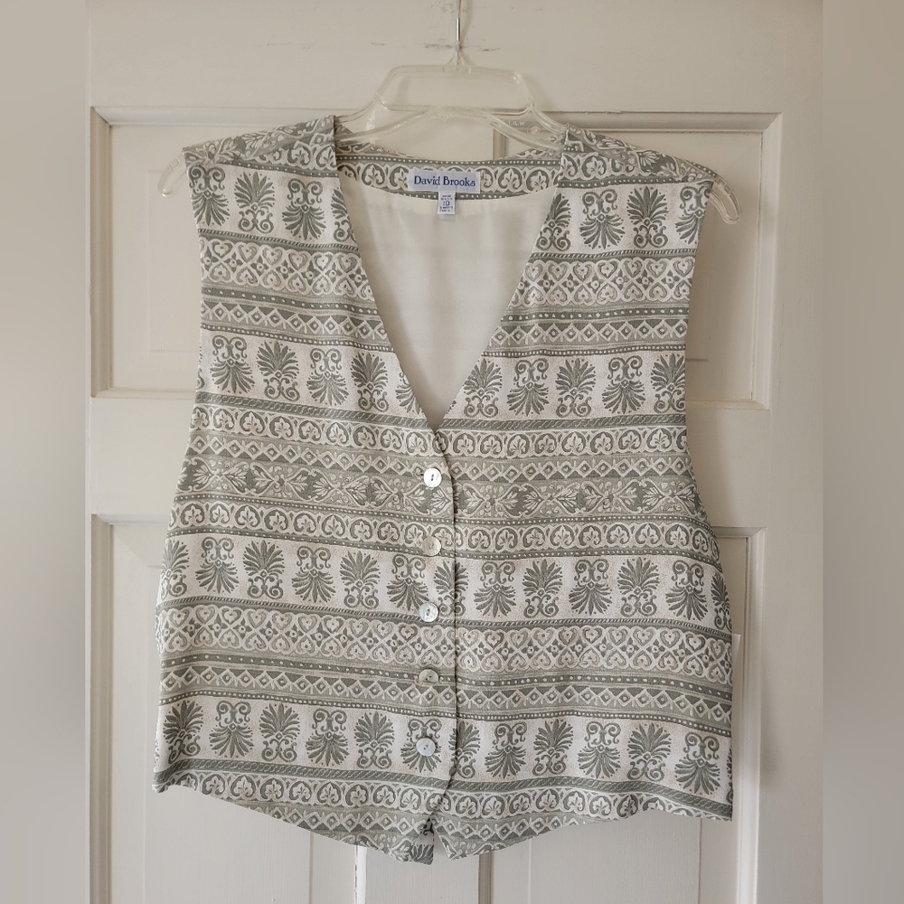 David Brooks White and Gray Patterned Vest Size 10 NWT